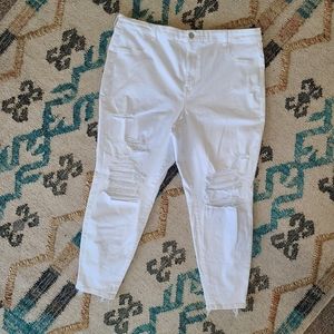 AE American Eagle plus size ripped white jeans 24